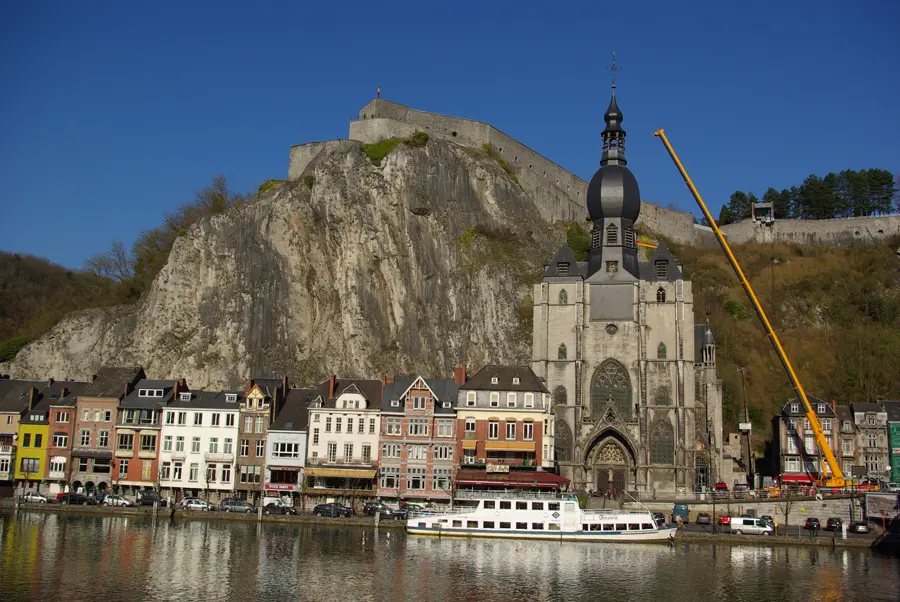 Le carillon est de retour à la collégiale de Dinant