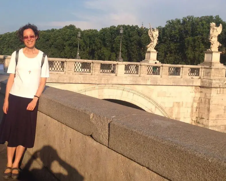 De Namur à Rome, Carine Dequenne veille sur les consacrés