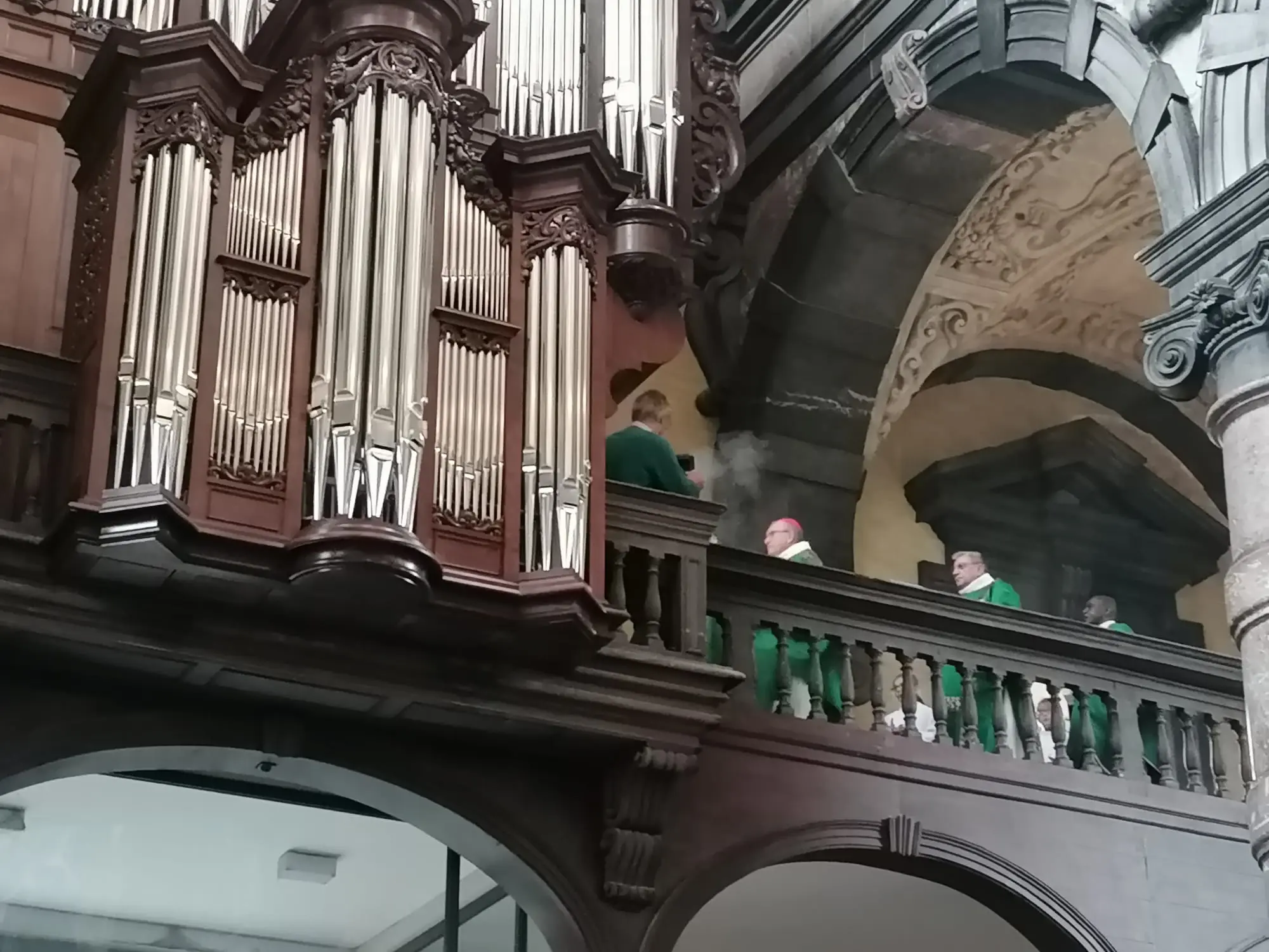Le jour où l’évêque dialogua avec un orgue