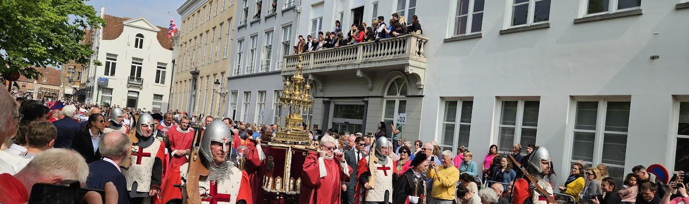 Les séminaristes invités privilégiés de la Procession du Saint-Sang