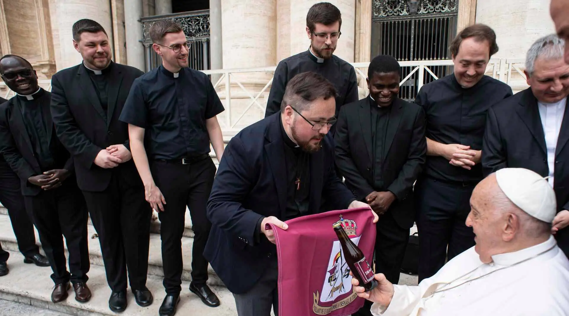De la bière et des pralines pour le pape