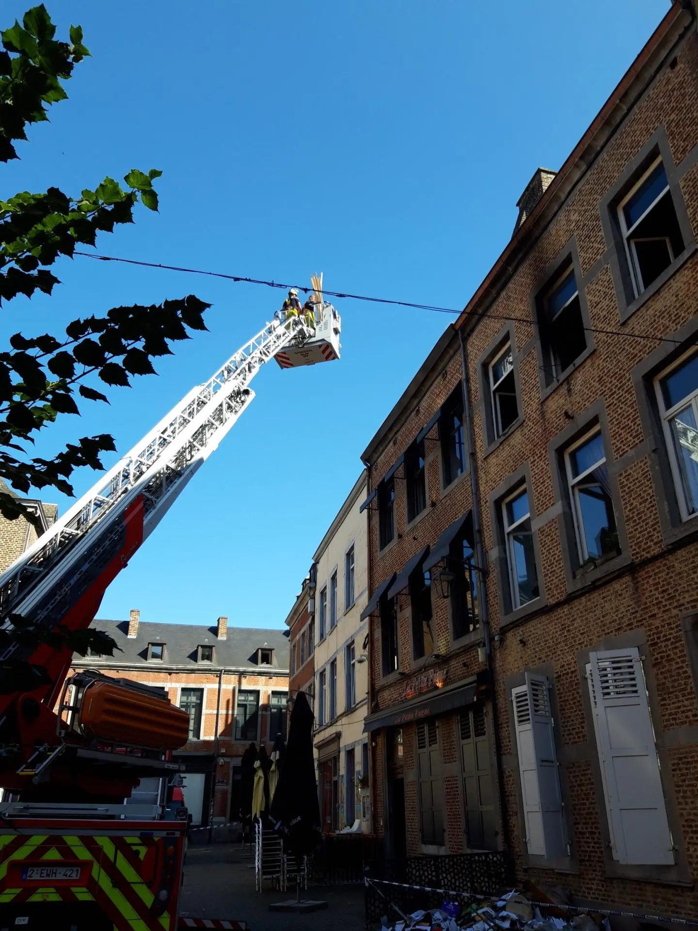 Un ancien presbytère en feu à Namur : une victime