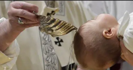 Célébrer le baptême d’un petit enfant
