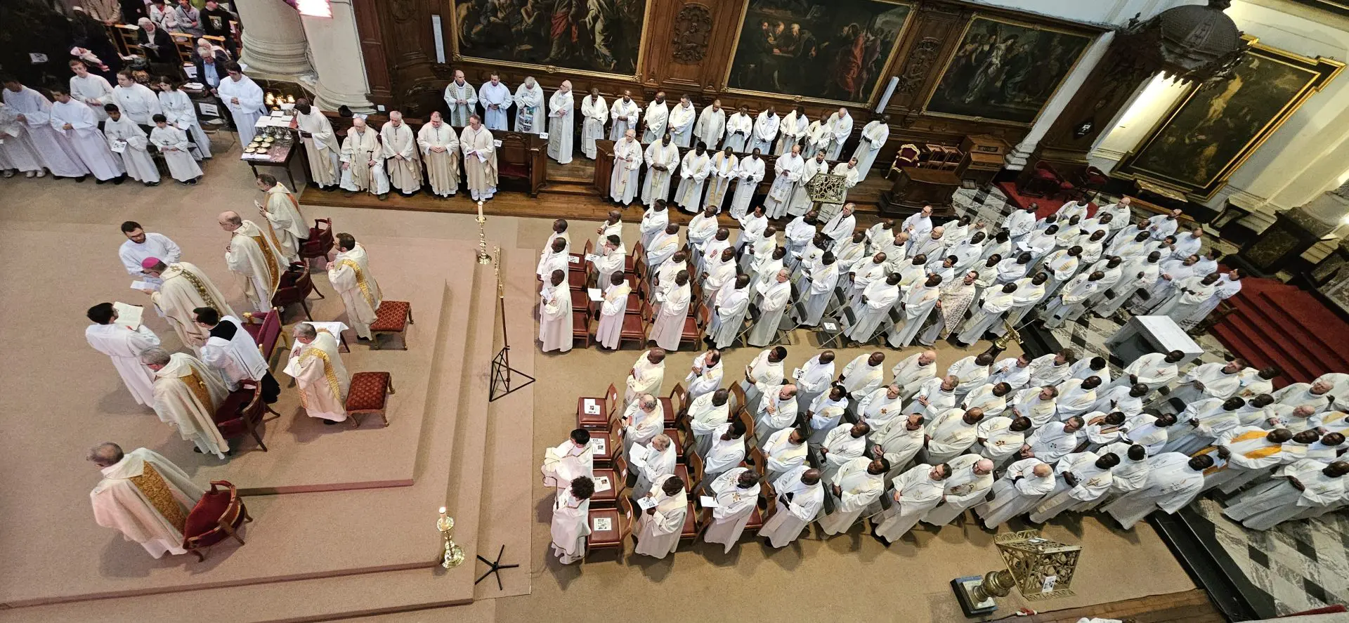 Une foule enthousiaste au rendez-vous de la messe chrismale