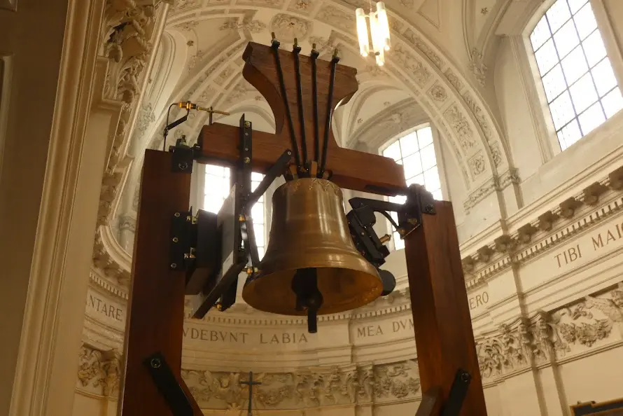 « Sonnez, tintez, chantez, messagères divines ! » – De l’usage des cloches dans la liturgie