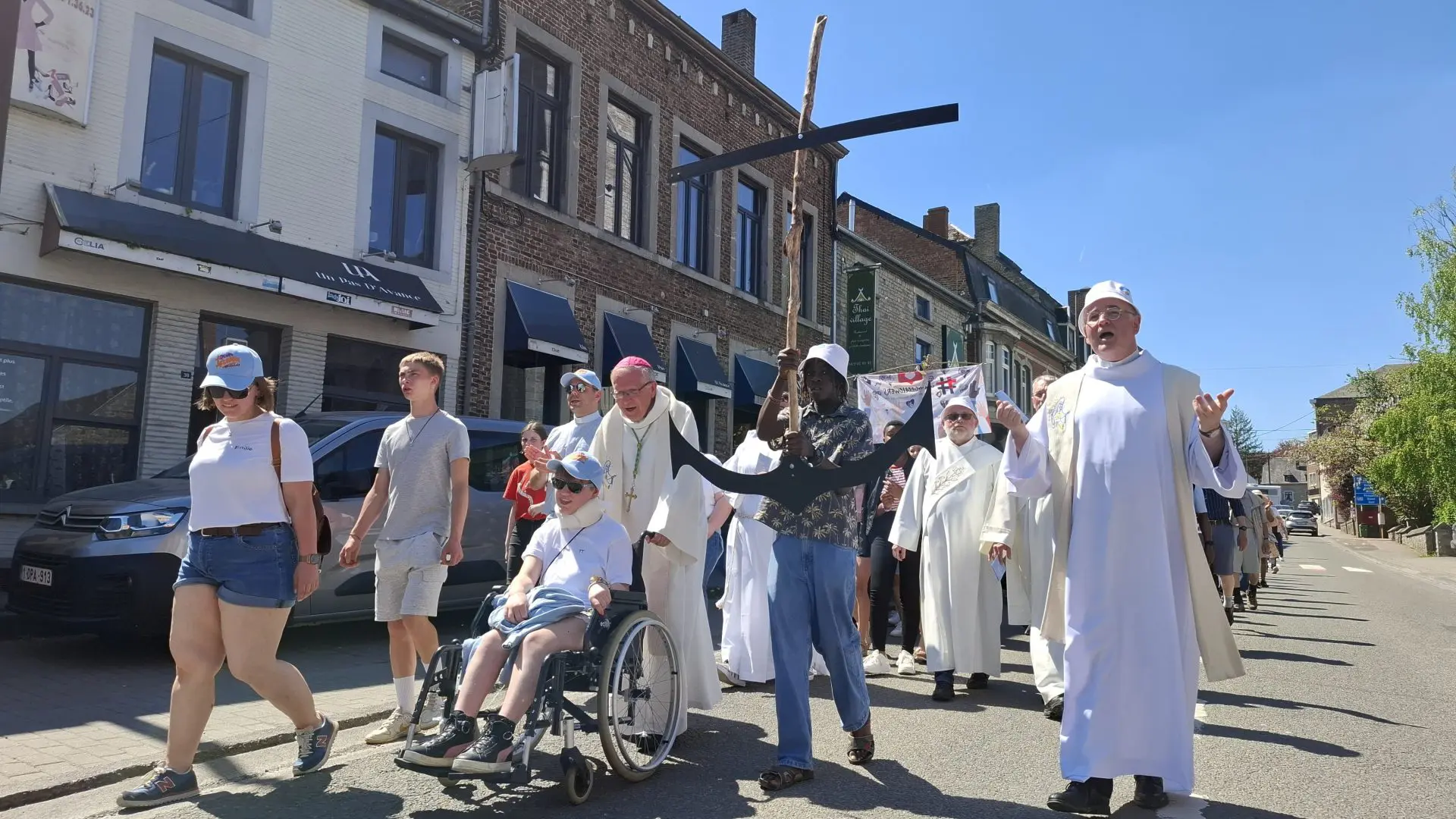 Marche, témoignage, prière, joie : l’Église de Namur rassemblée autour de son évêque à Beauraing
