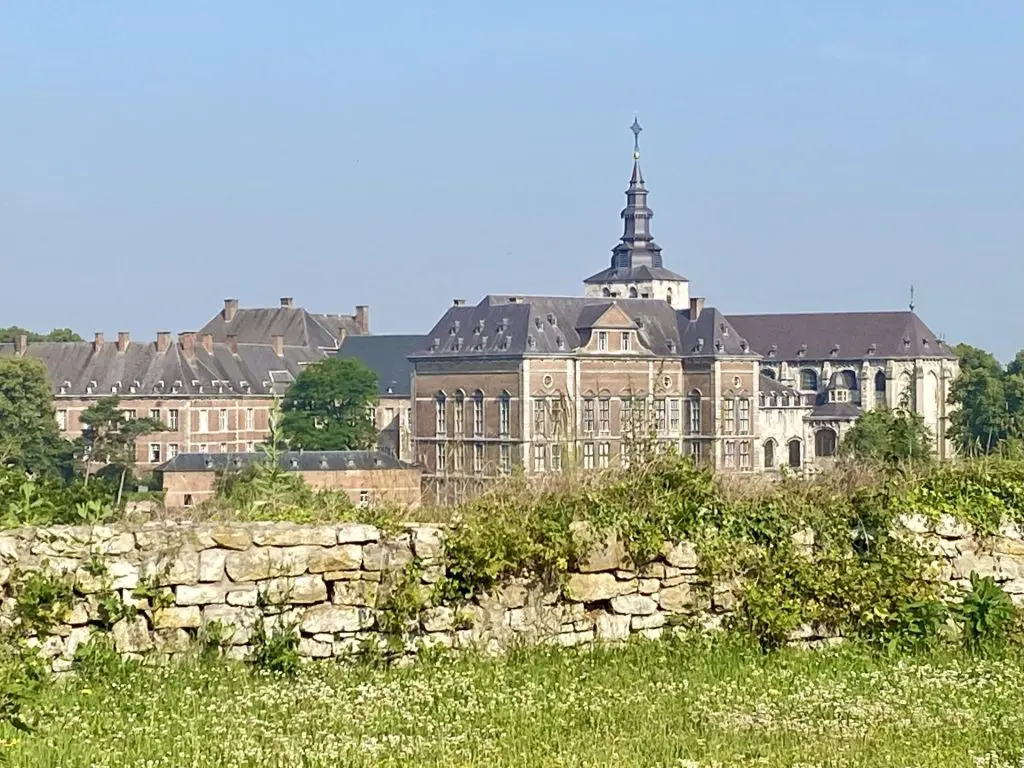 Vente de l’Abbaye de Floreffe : des acheteurs soucieux du patrimoine religieux