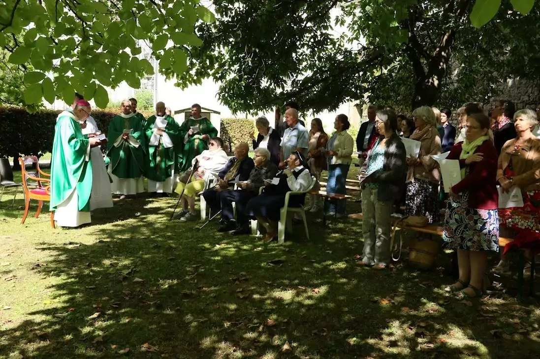 Une messe de rentrée célébrée dans une chapelle… naturelle