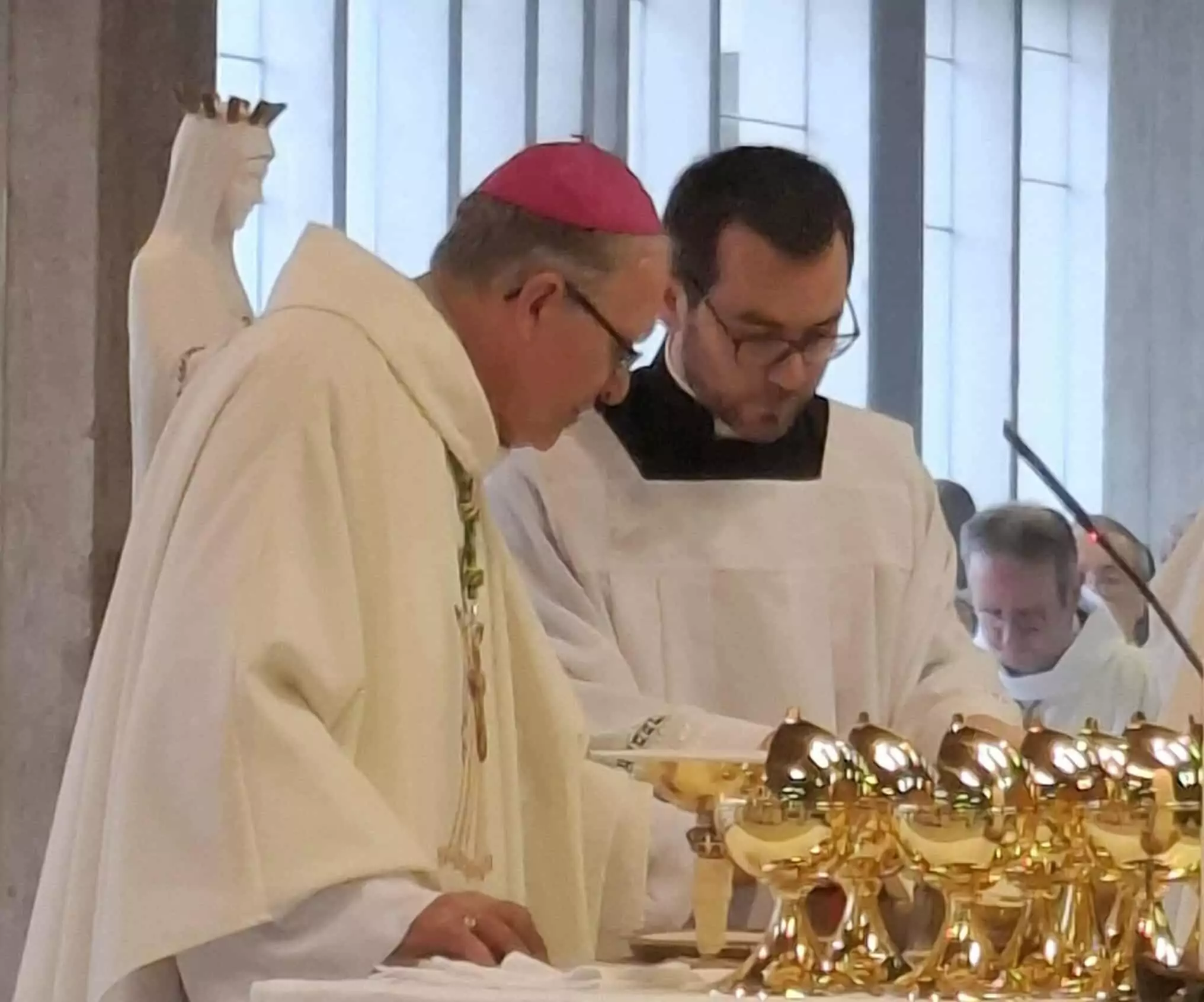 Le cérémoniaire, un appui pour l’évêque