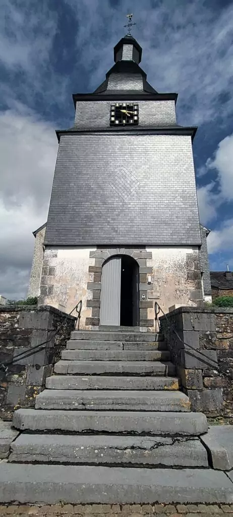 extérieur de l'église saint Firmin