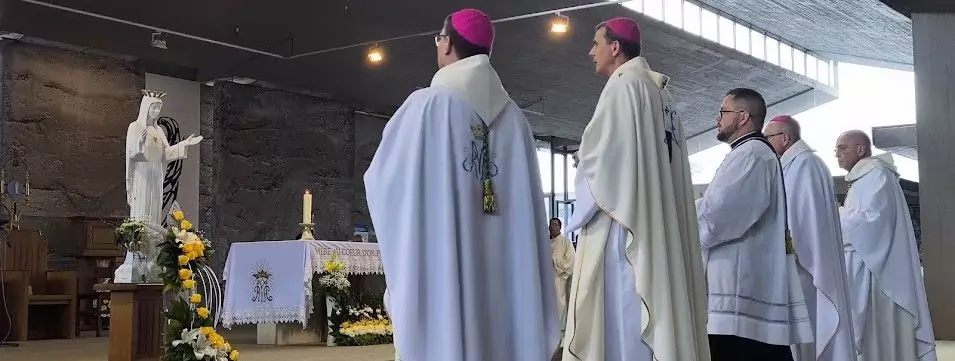 Mgr Terlinden à Beauraing : « Marie, comme une vraie maman, veut voir ses enfants grandir en gloire et en sainteté »