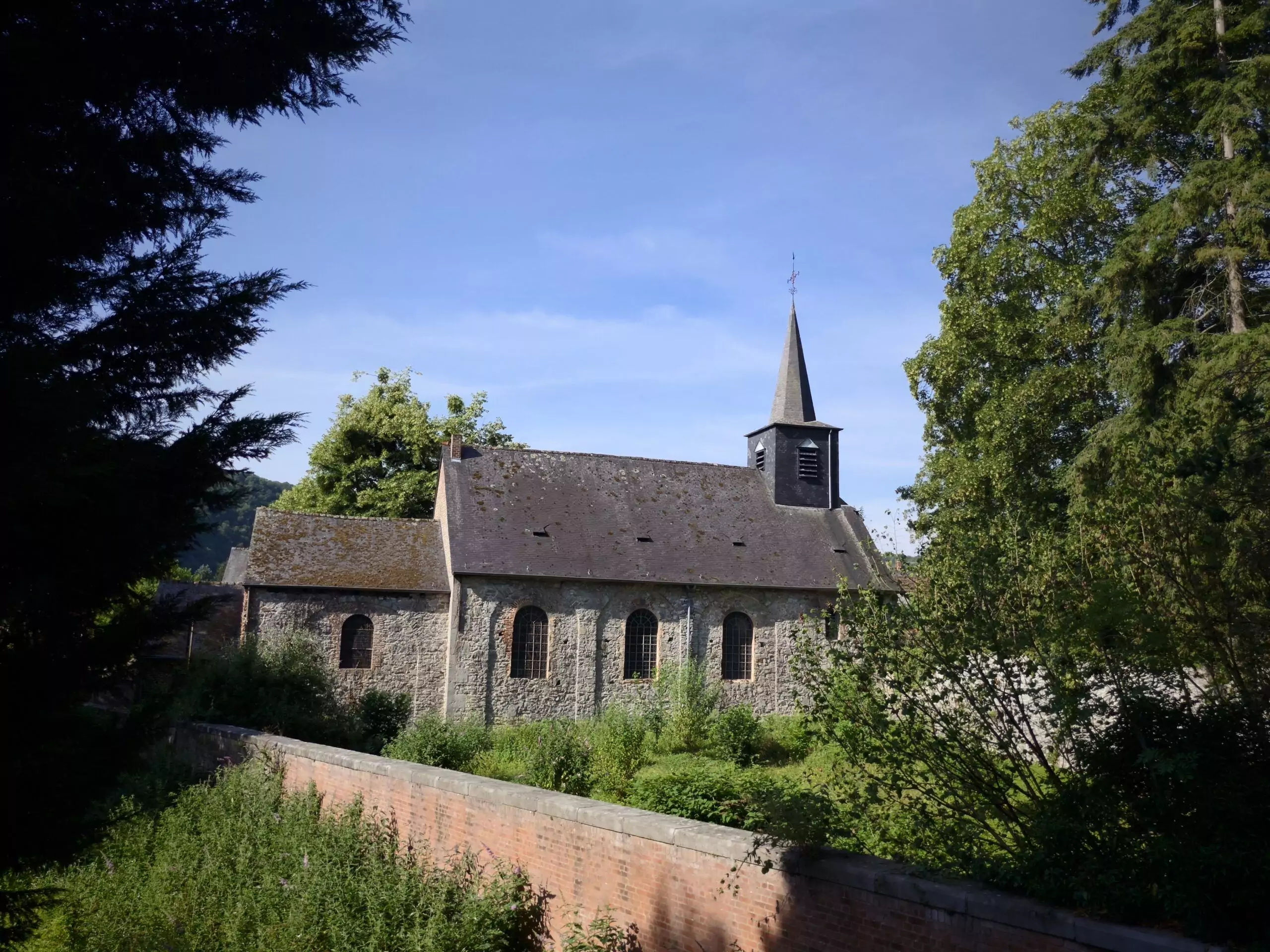 Saint-Michel de Waulsort célèbre ses 950 ans ! – Tours & Détours